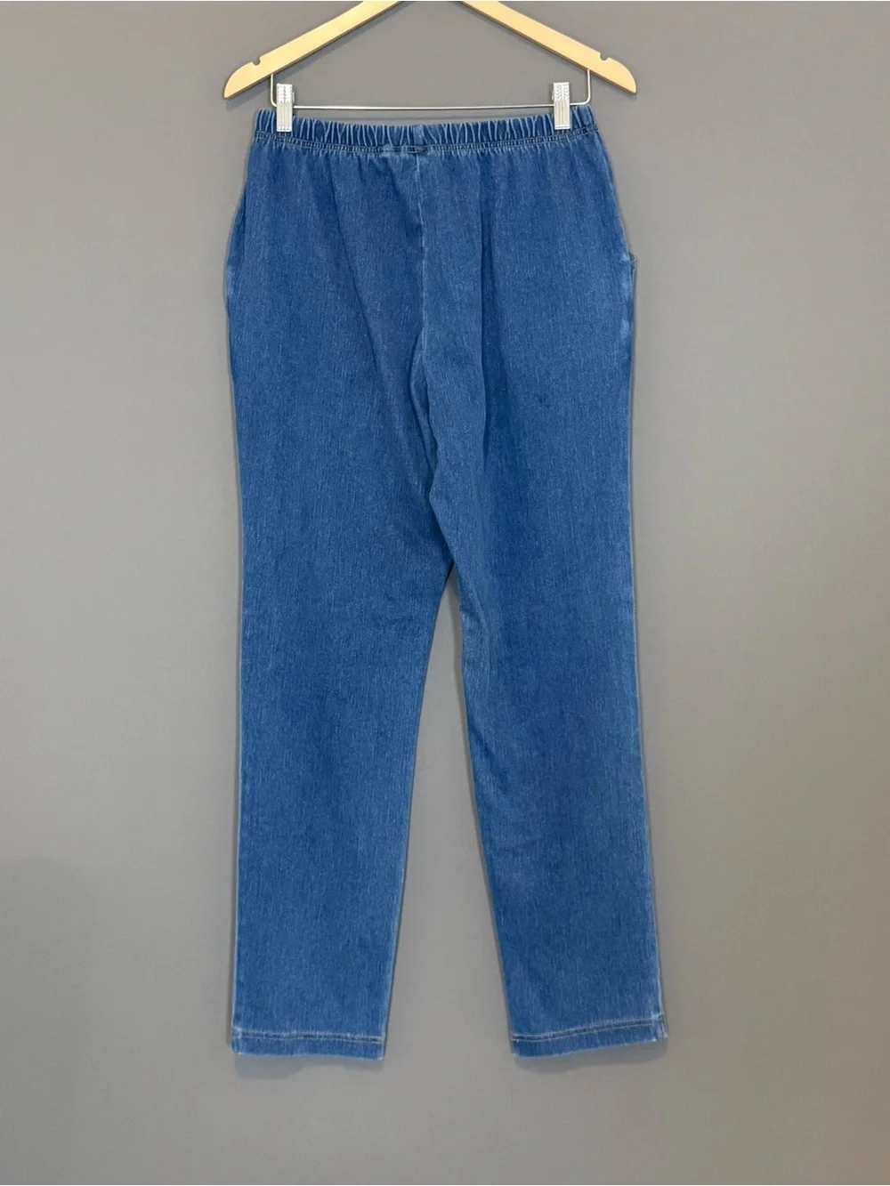 L.L. Bean Straight Leg Blue Denim Elastic Waist Pull-On Jeans Womens M